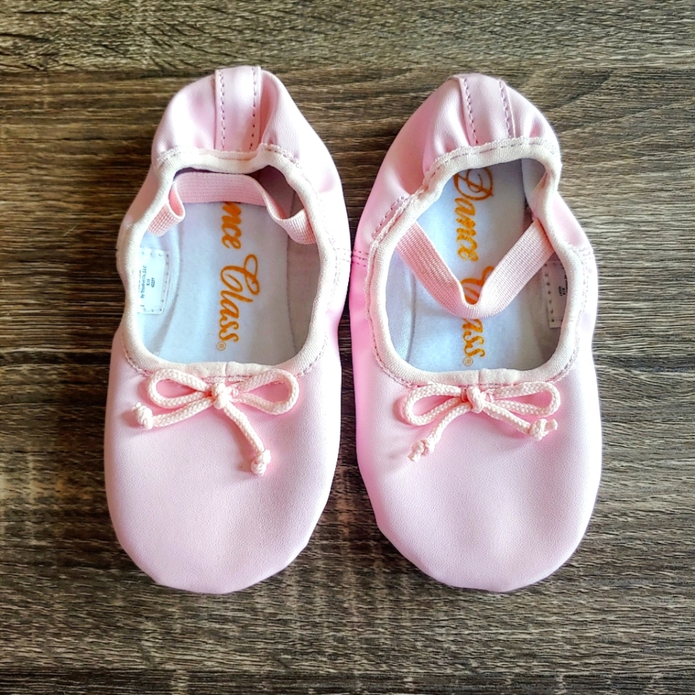 NWT Dance Class Girls Rose Pink Ballet Shoes sz 9
